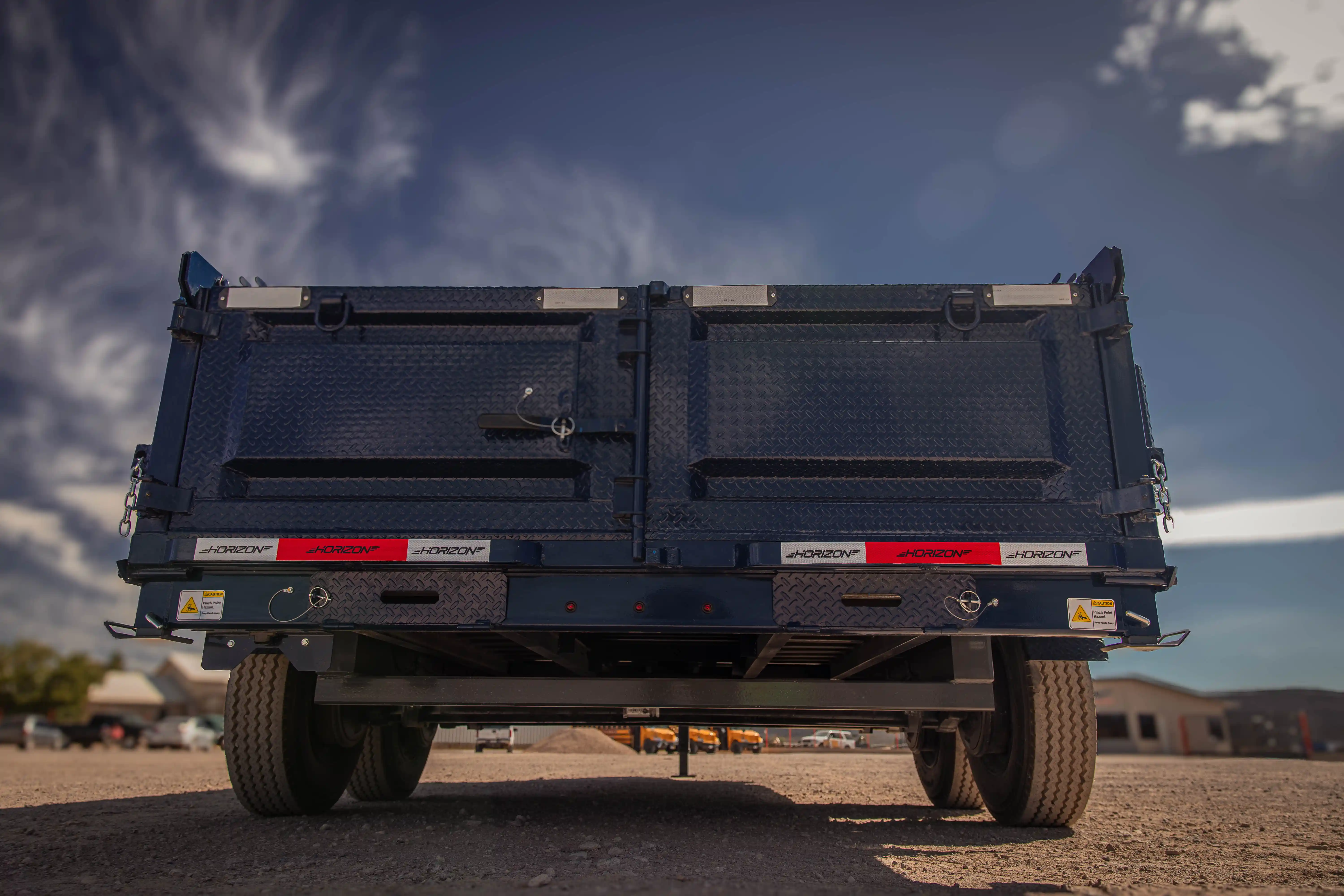 horizon trailers img